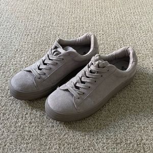 5 FOR $30 DEAL // Gray platform sneakers